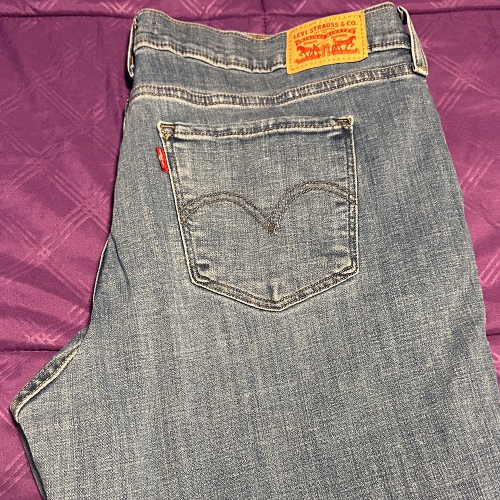 Levi's Women's Light Blue Flare Jeans - Picture 3 of 3